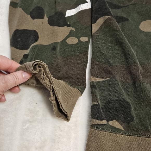 BOGO Free🦋 RVCA Camouflage Hoodie - Picture 5 of 15